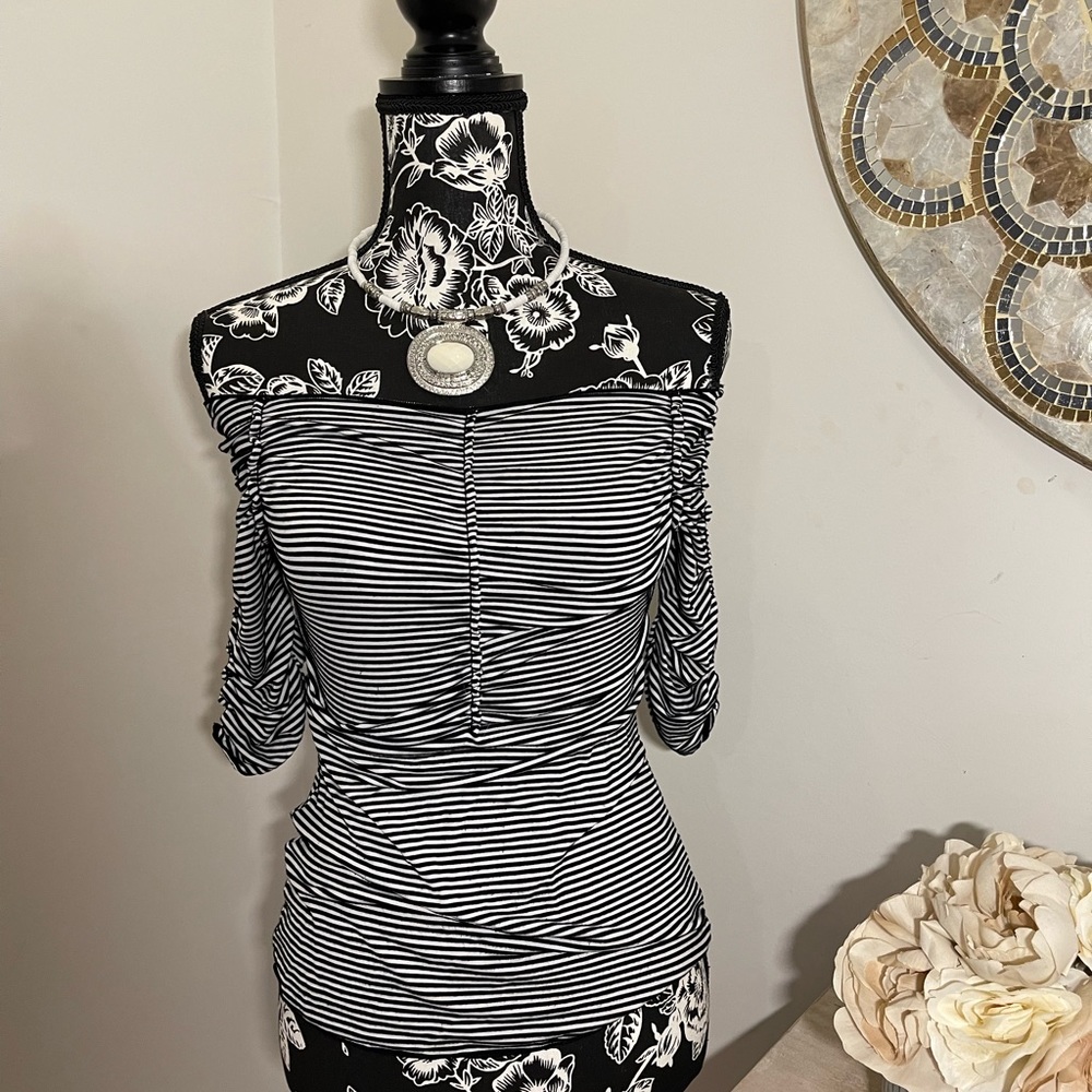 Euc Max Studio Top - image 7